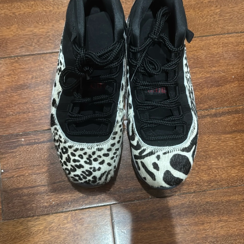Jordan Women's Sneakers - Black and White